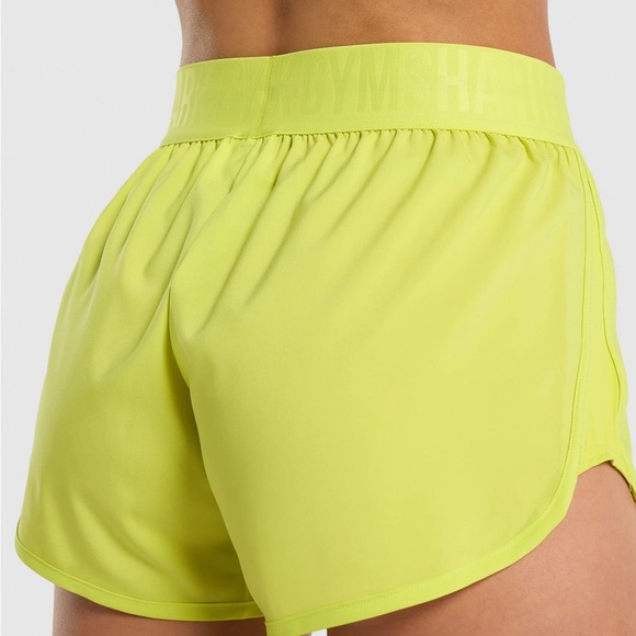 Gymshark Training Loose Fit Shorts - Picture 2 of 4